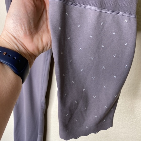 Varley Downing leggings high rise scalloped edge mesh medium - Picture 3 of 5